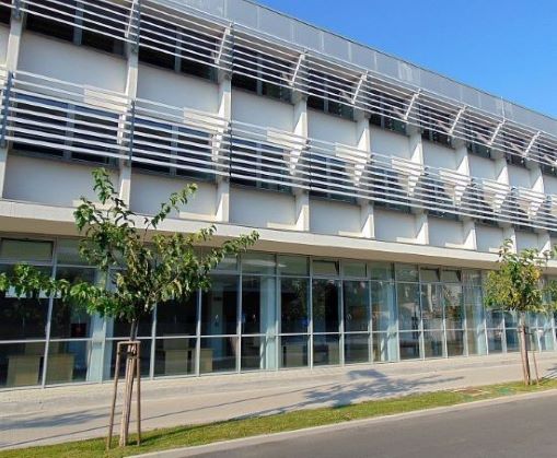 Zgrada ili ulaz suda — Općinski sud u Metkoviću