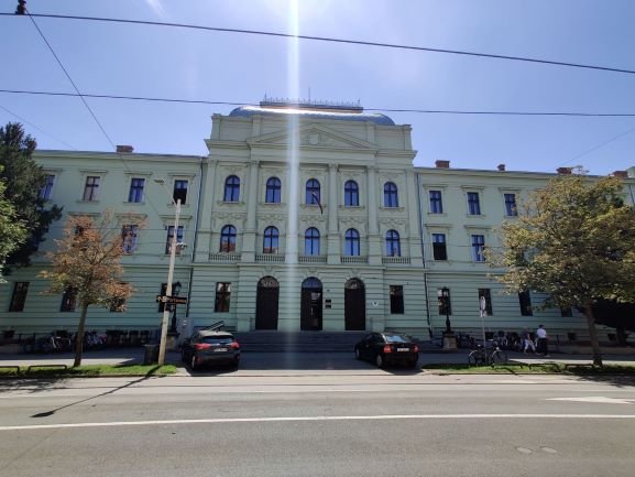 Zgrada ili ulaz suda — Općinski sud u Osijeku