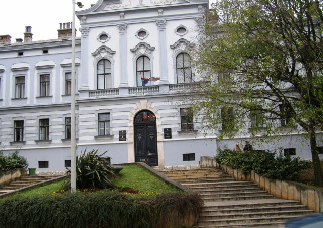 Zgrada ili ulaz suda — Općinski sud u Puli-Pola