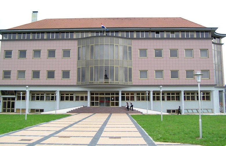 Zgrada ili ulaz suda — Općinski sud u Zlataru