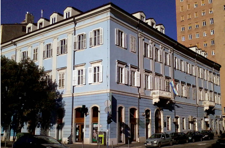Zgrada ili ulaz suda — Trgovački sud u Rijeci