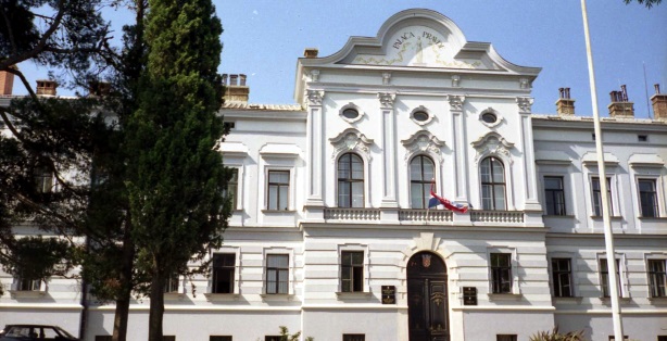 Zgrada ili ulaz suda — Županijski sud u Puli-Pola